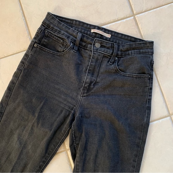 Levi’s 721 High Rise Skinny Jean - Picture 5 of 6